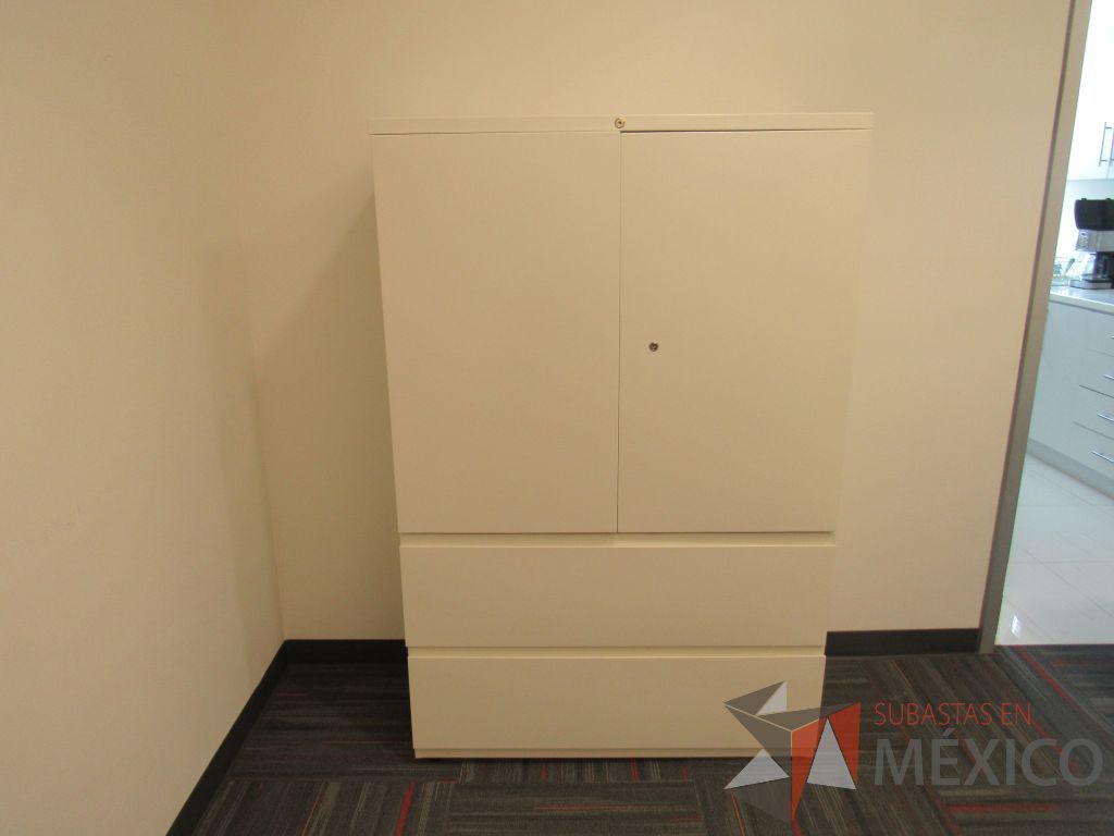Lote 002 - Gabinete alto con 2 puertas y 2 cajones color blanco - Imagen 7