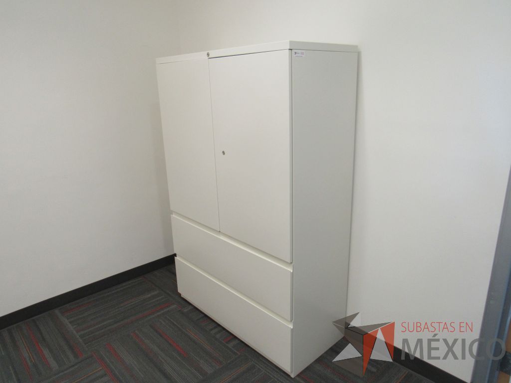 Lote 002 - Gabinete alto con 2 puertas y 2 cajones color blanco - Imagen 8