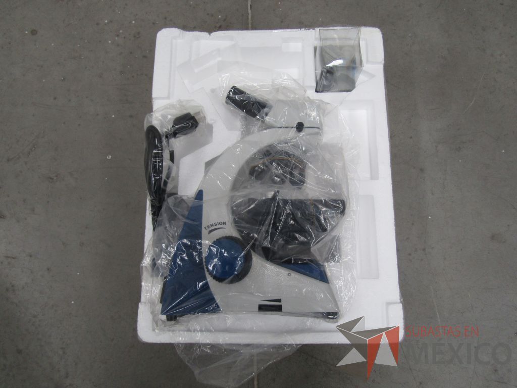 Lote 032 - Microscopio VELAB, Modelo VE-M6