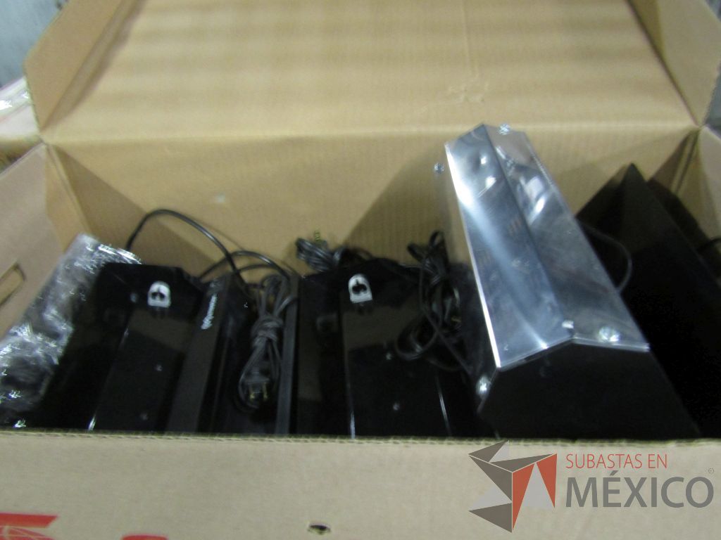 Lote 005 - 250 Lámparas de luz negra y 100 trituradoras de papel - Imagen 30