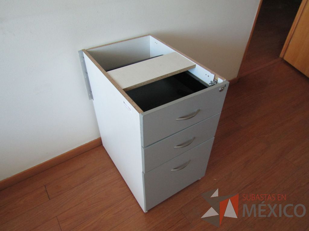 Lote 048 - Archivero vertical de pedestal con 3 cajones color gris con blanco - Imagen 6