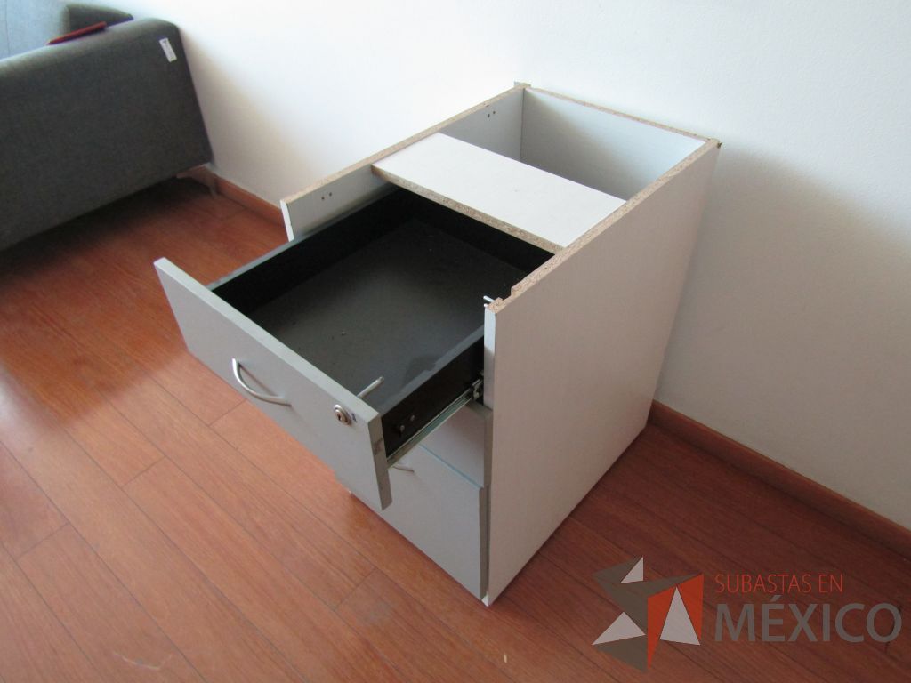 Lote 048 - Archivero vertical de pedestal con 3 cajones color gris con blanco - Imagen 9