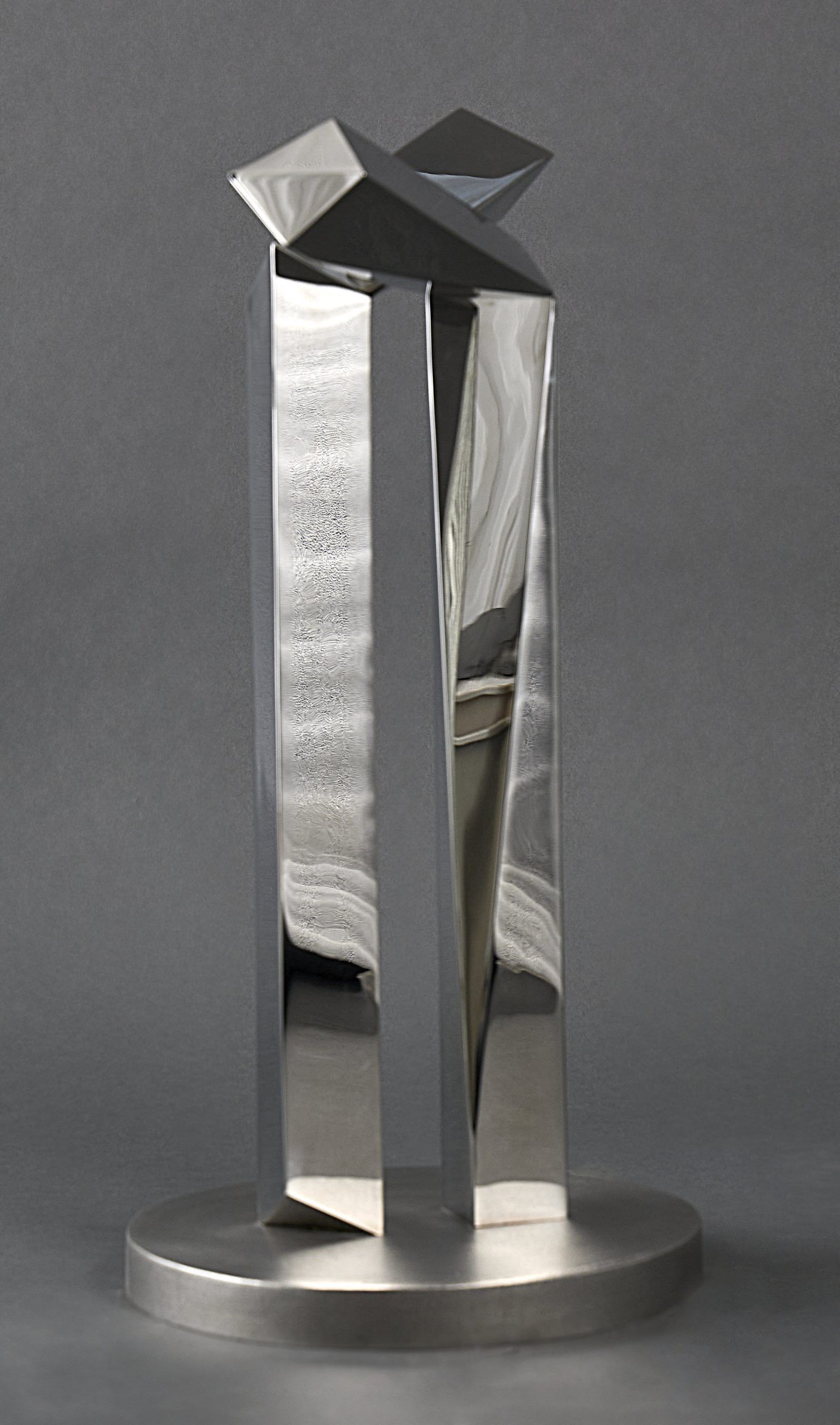 Lote 028 - PEDRO MARTÍNEZ OSORIO - Se desconoce título - Escultura en acero