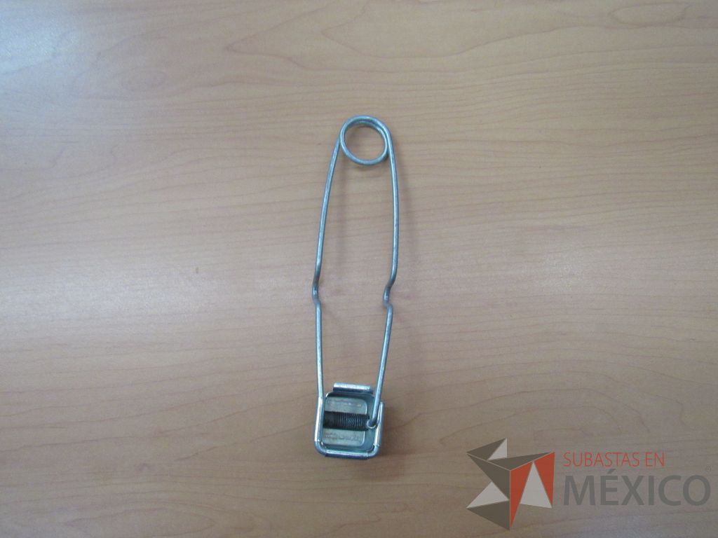 Lote 050 - 1664 herramientas de materiales y accesorios para construcción