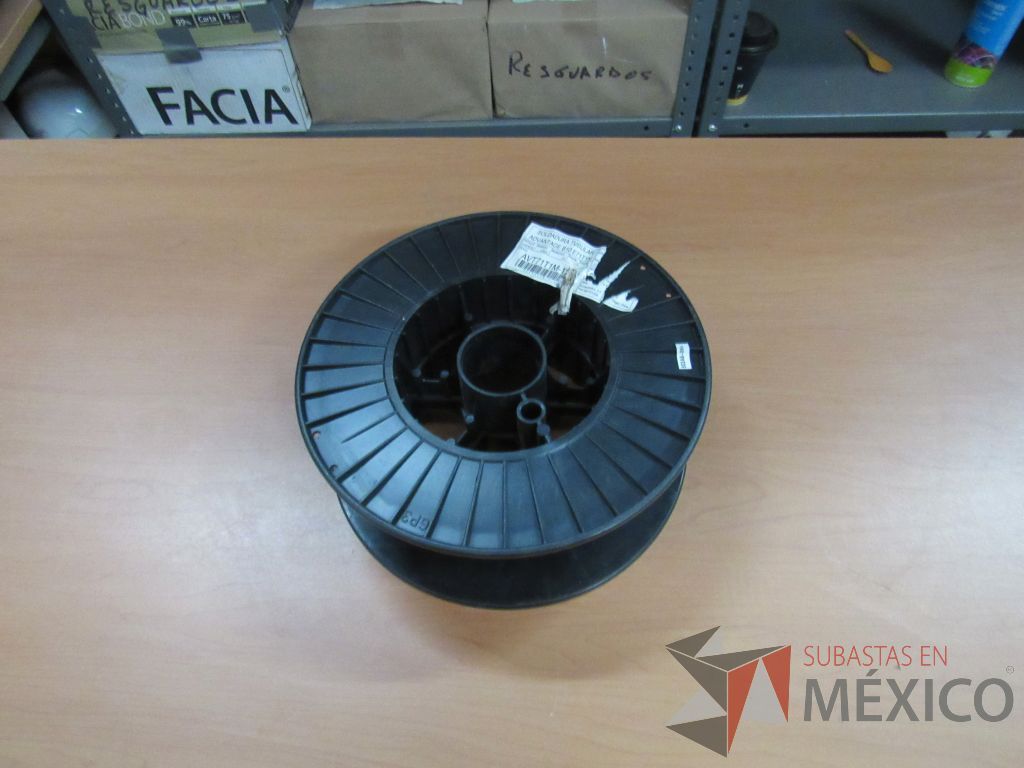 Lote 022 - 130 kg de alambre galvanizado, 5 adaptador porta carrete para tubular de 3/32 ... - Imagen 23