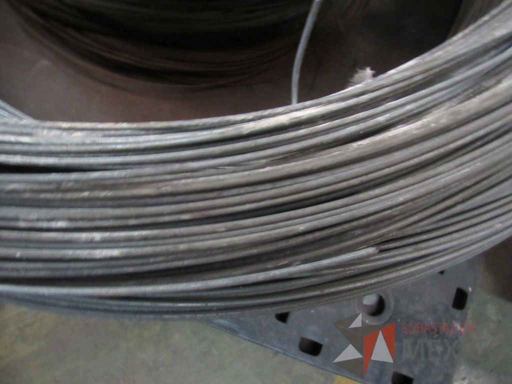 Lote 022 - 130 kg de alambre galvanizado, 5 adaptador porta carrete para tubular de 3/32 ... - Imagen 13