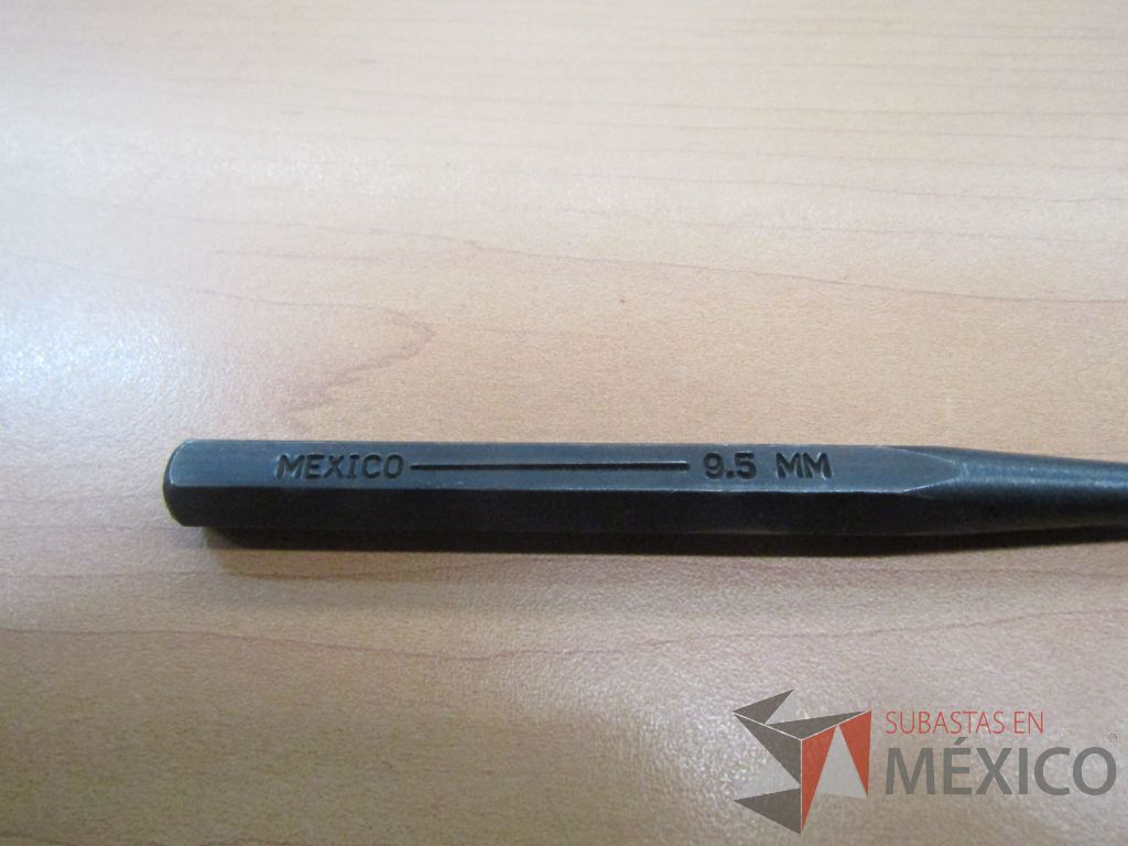 Lote 017 - 786 pzas de herramientas, pirómetro con puntero laser, cinta larga metálica 20M, pinzas de corte... - Imagen 97