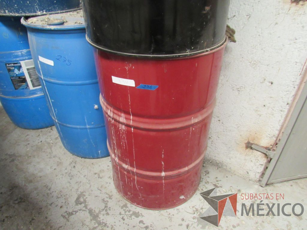 Lote 021 - 180 litros de aceite hidráulico 15W40, y 5 litros de antiséptico - Imagen 2