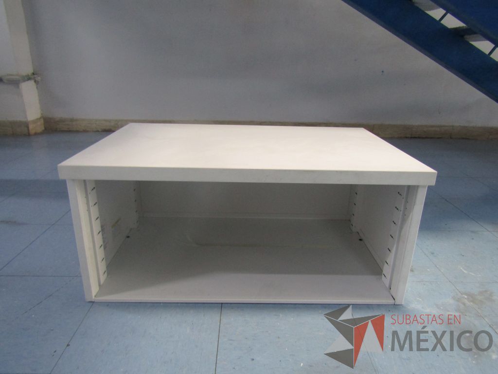 Lote 048 - 5 Gabinetes metálico con 1 espacio color blanco - Imagen 3