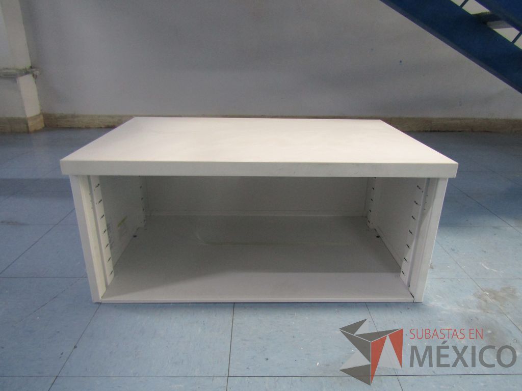 Lote 048 - 5 Gabinetes metálico con 1 espacio color blanco
