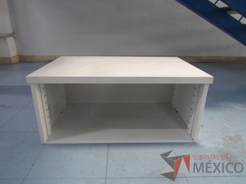 Lote 048 - 5 Gabinetes metálico con 1 espacio color blanco - Imagen 4