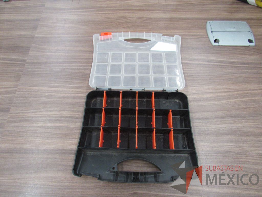 Lote 179 - Organizador de 32 cm y Anaquel metálico de 4 entrepaños - Imagen 3