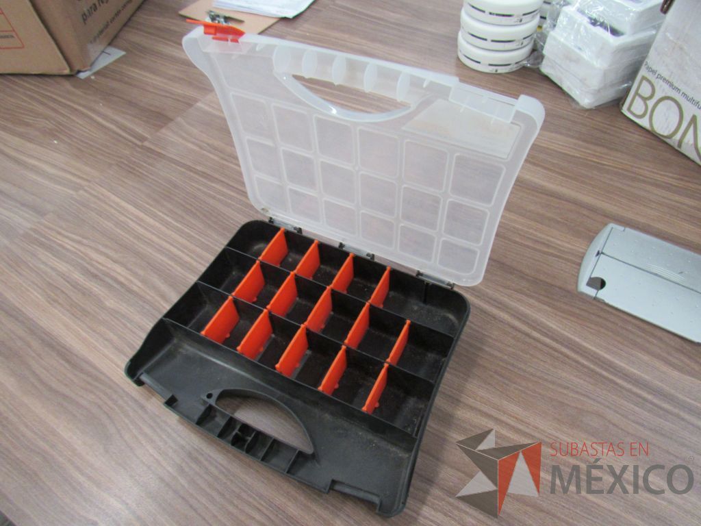 Lote 179 - Organizador de 32 cm y Anaquel metálico de 4 entrepaños - Imagen 6