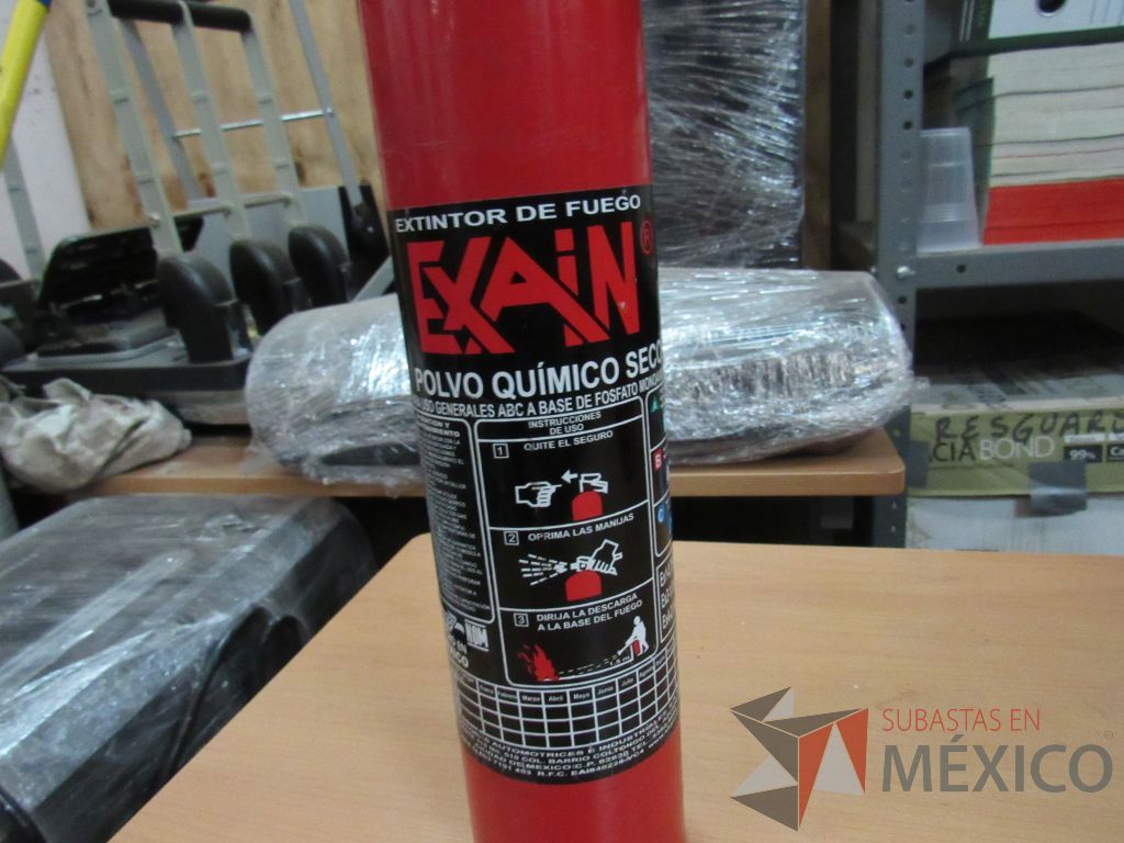 Lote 086 - 4 Extinguidores de gas PQS 6 Kg, 48 Botas de hule, Extinguidor PQS 1 Kg - Imagen 13