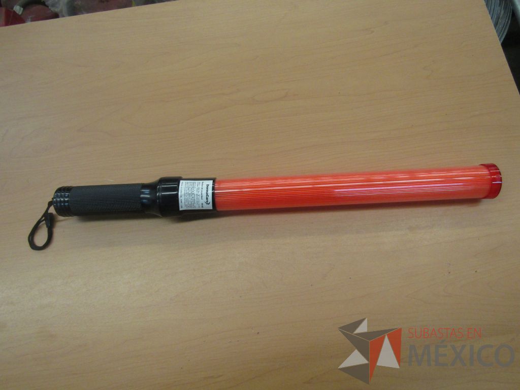 Lote 085 - 12 Detectores de humo, 5 Baston de seguridad, 2 Cargador universal de pilas ... - Imagen 31