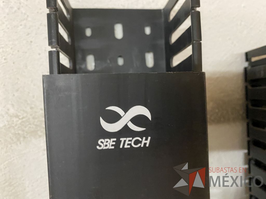 Lote 212 - 15 Panel de parcheo con 48 puertos para cable UTP categoría 6, 4 Rack estándar metálico de 19" para piso de 210 mm ... - Imagen 6