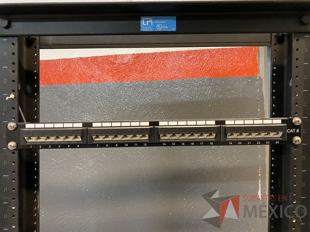 Lote 212 - 15 Panel de parcheo con 48 puertos para cable UTP categoría 6, 4 Rack estándar metálico de 19" para piso de 210 mm ... - Imagen 34