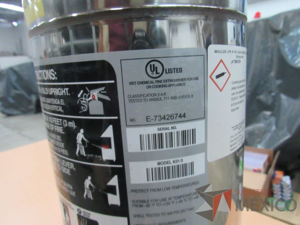 Lote 086 - 4 Extinguidores de gas PQS 6 Kg, 48 Botas de hule, Extinguidor PQS 1 Kg - Imagen 2