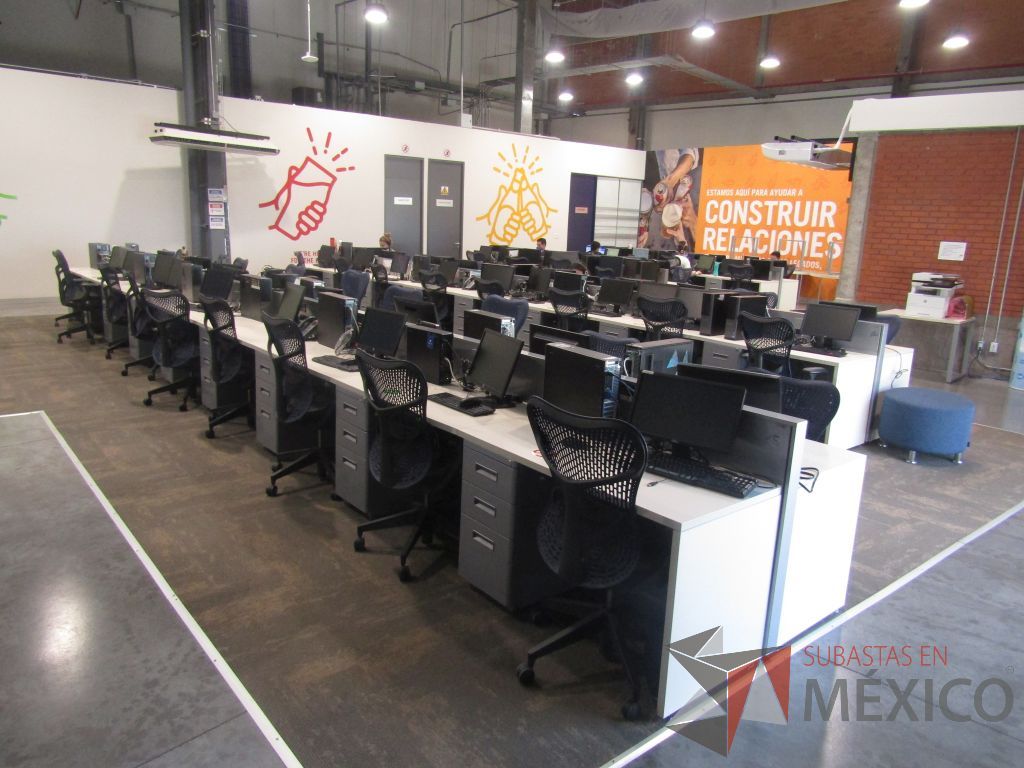 Lote 007 - Estación de trabajo para 10 personas de mampara baja con 10 archiveros de 2 y 3 cajones. - Imagen 19
