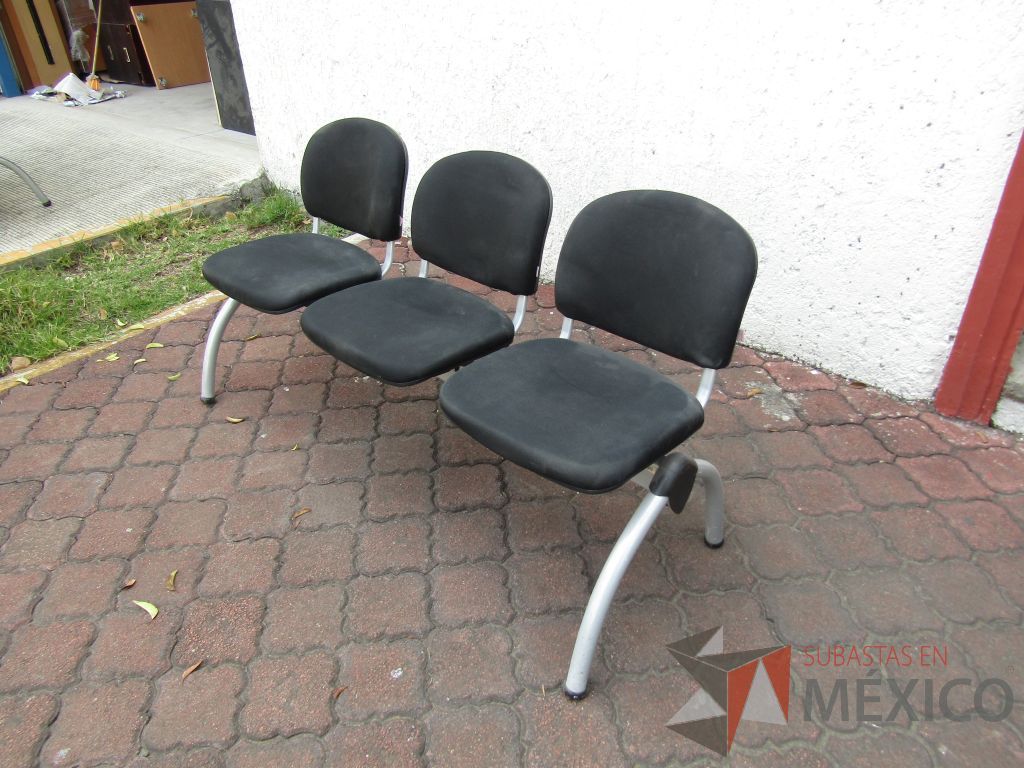 Lote 066 - Banca de espera de 3 plazas, asiento y respaldo en tela color negro - Imagen 5