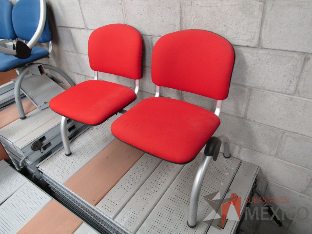 Lote 022 - Banca de espera de 2 plazas, asiento y respaldo en tela color rojo - Imagen 4