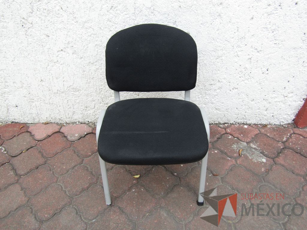 Lote 031 -5 Sillas fijas con asiento y respaldo de tela