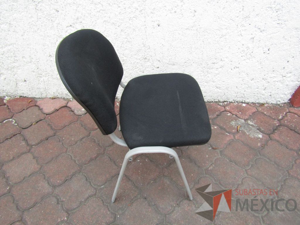 Lote 031 -5 Sillas fijas con asiento y respaldo de tela - Imagen 3