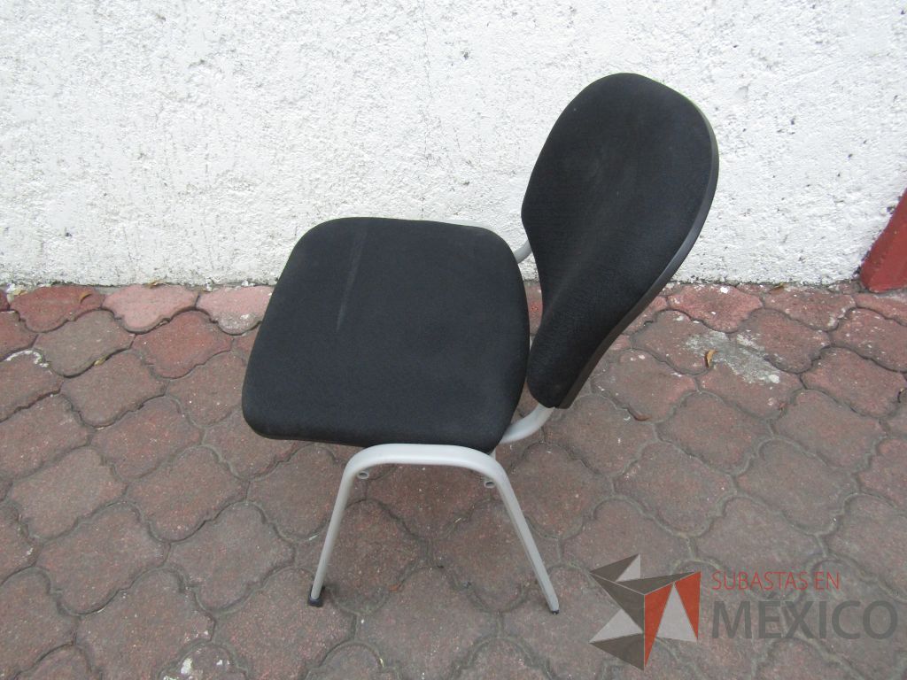 Lote 031 -5 Sillas fijas con asiento y respaldo de tela - Imagen 2