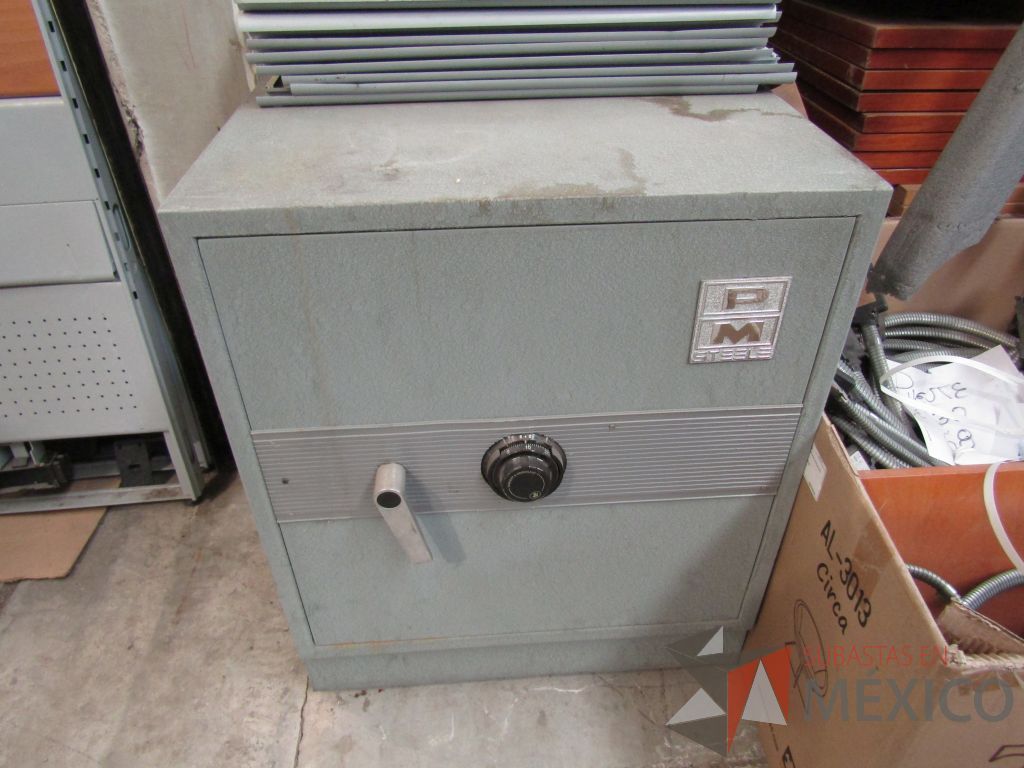 Lote 117 - Caja fuerte color gris, PM STEELE - Imagen 5
