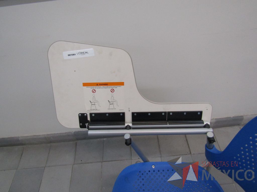 Lote 037 - 5 Sillas fijas con paleta, asiento y respaldo en plástico color azul - Imagen 6