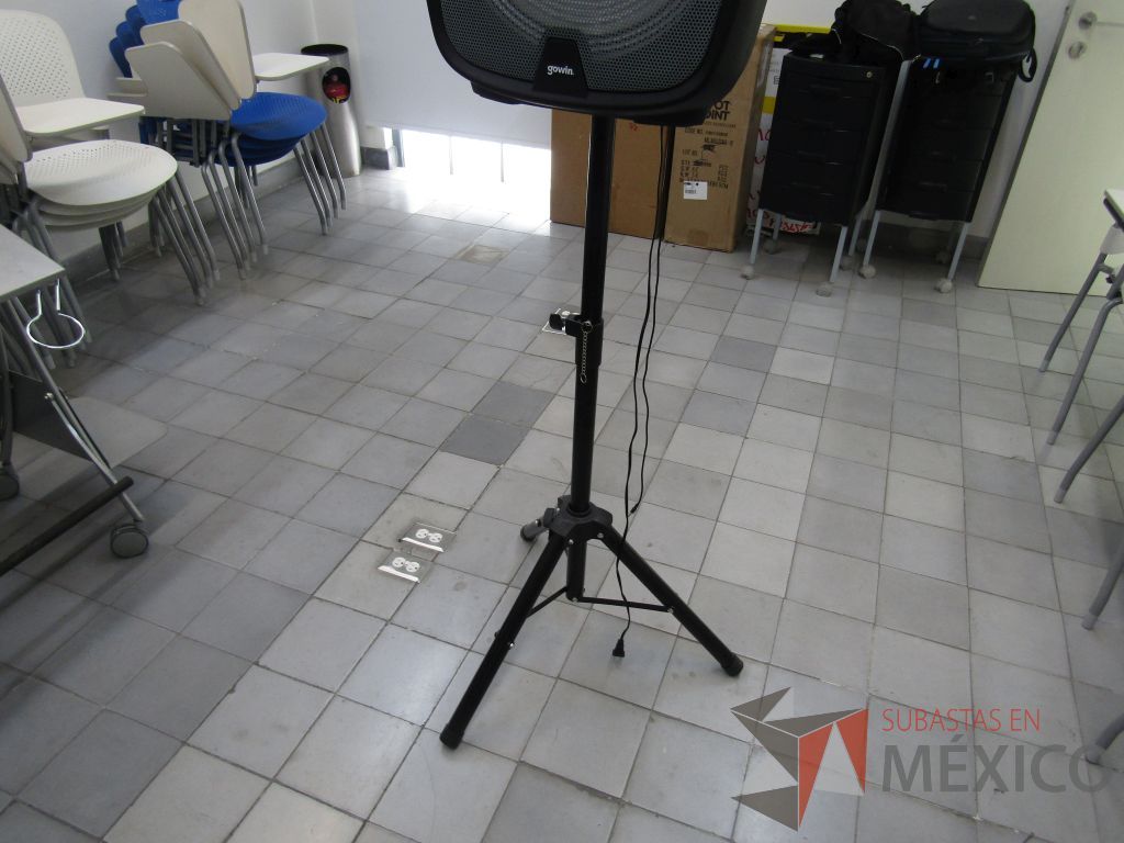 Lote 004 - Bocina con tripié GOWIN - Imagen 3