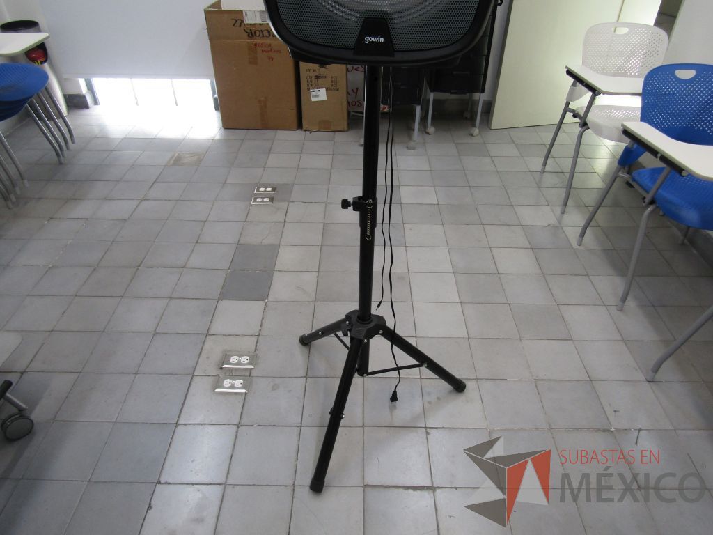 Lote 004 - Bocina con tripié GOWIN - Imagen 4