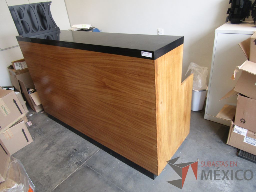 Lote 039 - Mueble de recepción con 2 cajones - Imagen 2