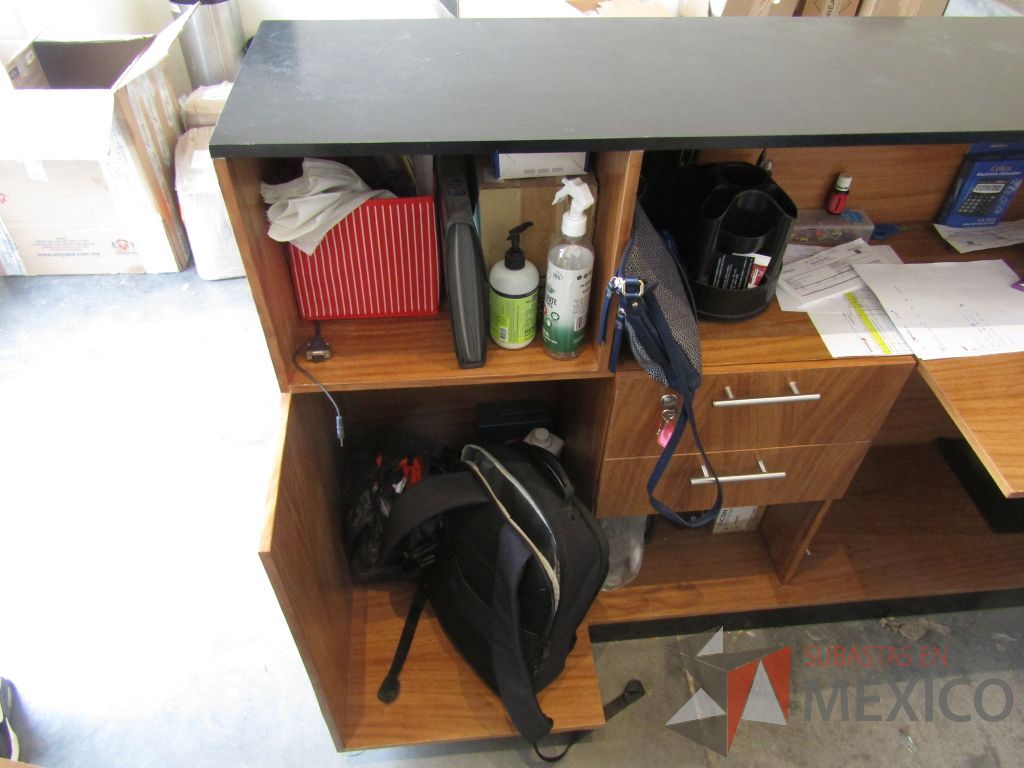 Lote 039 - Mueble de recepción con 2 cajones - Imagen 5