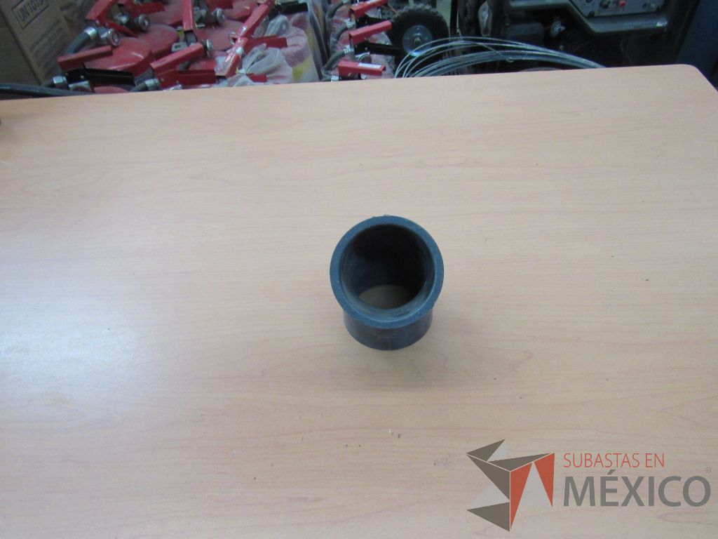 Lote 083 - Conectores, codos, niple y tubos - Imagen 11