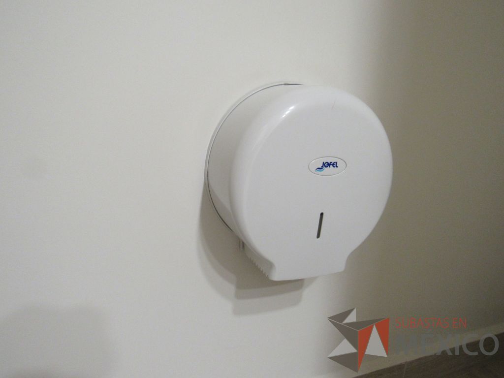 Lote 463 - 2 Juegos de Mobiliario para baño (Gabinete con lavabo, Espejos, Sanitarios, Despachadores de papel) - Imagen 21