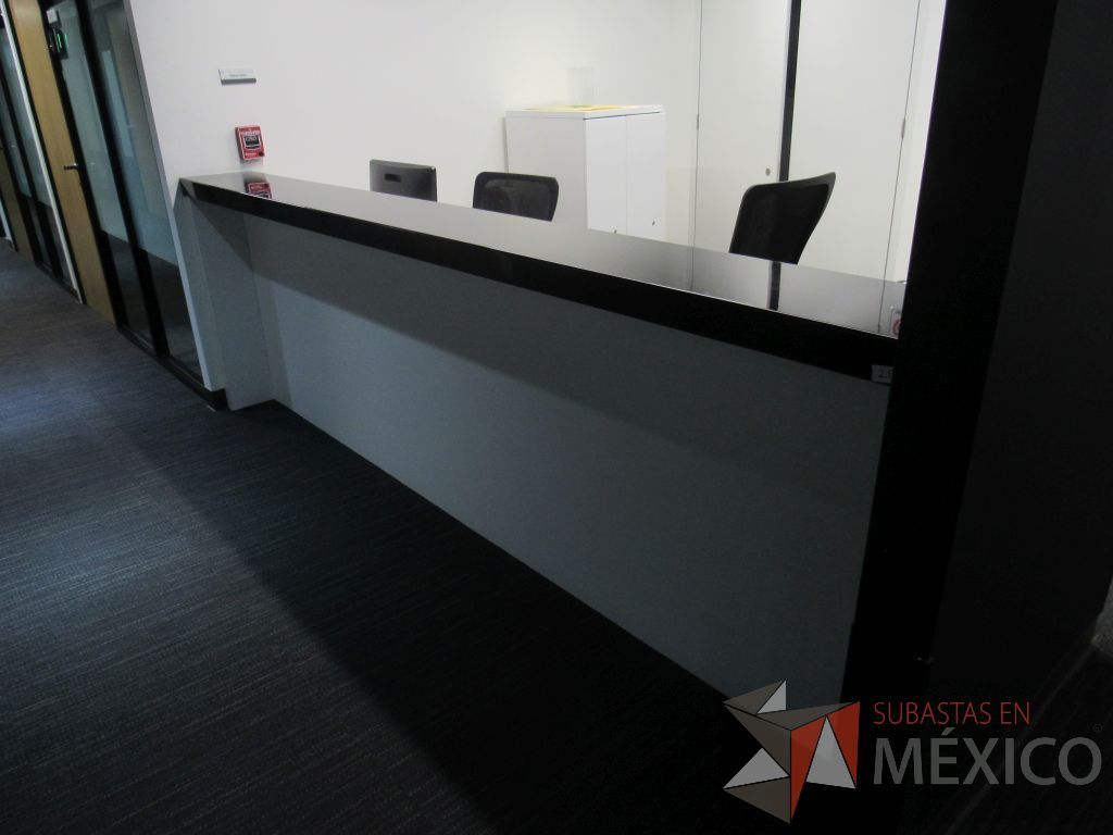 Lote 464 - Estación de trabajo empotrada para 2 personas con repisa color negro - Imagen 3