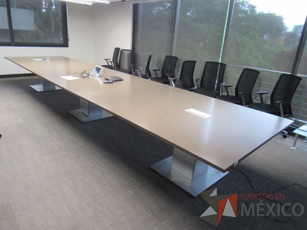 Lote 004 - Mesa de sala de juntas para 16 personas con accesorio para conexiones - Imagen 12