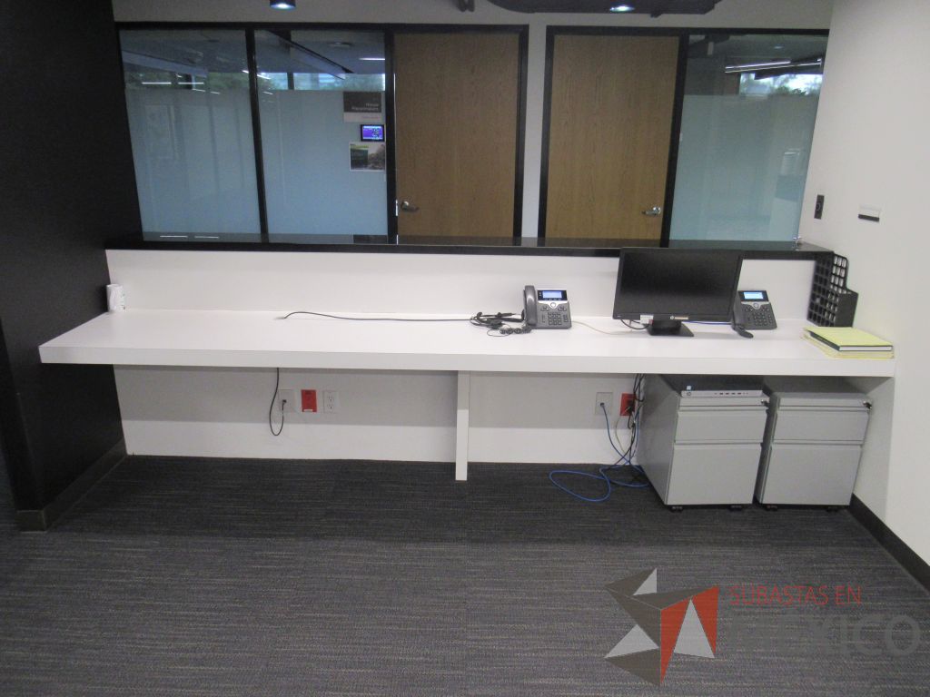 Lote 467 - Estación de trabajo empotrada para 2 personas con repisa color negro - Imagen 9