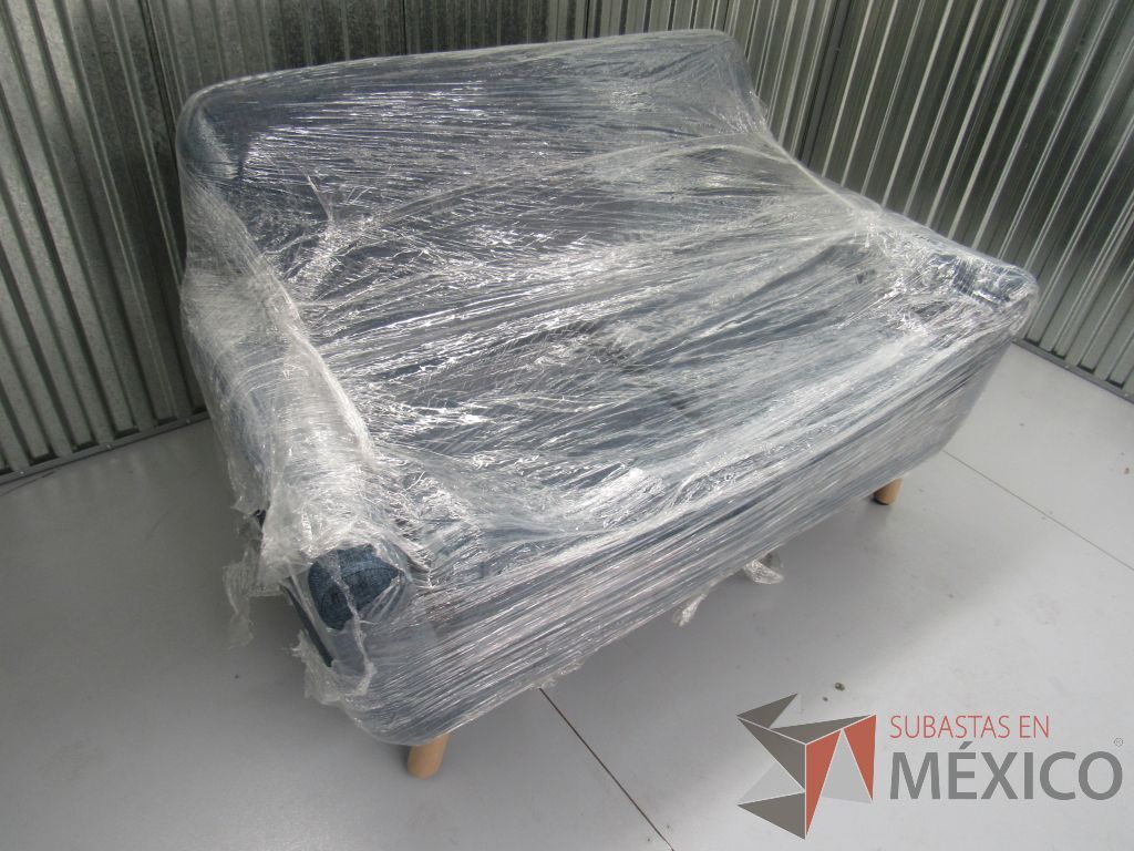 Lote 001 -Sillón de visita de 2 plazas en tela color azul con patas de madera - Imagen 12