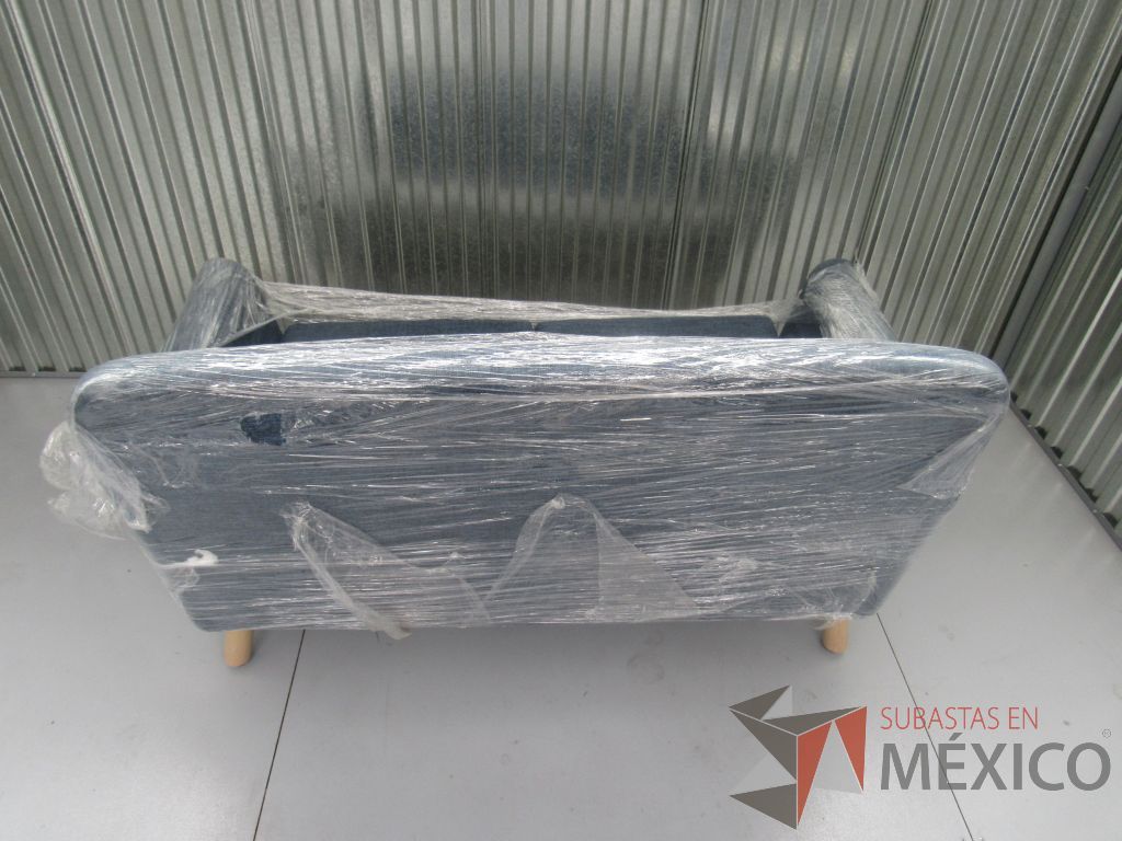 Lote 001 -Sillón de visita de 2 plazas en tela color azul con patas de madera - Imagen 17
