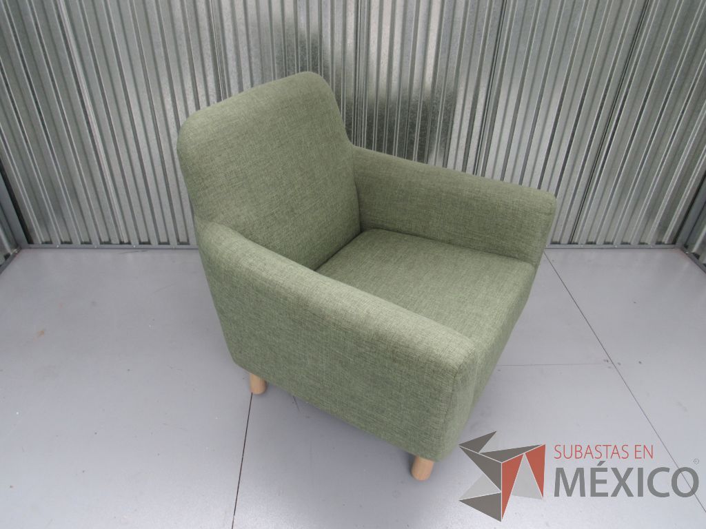 Lote 022 -Sillón de visita en tela color verde con patas de madera - Imagen 8