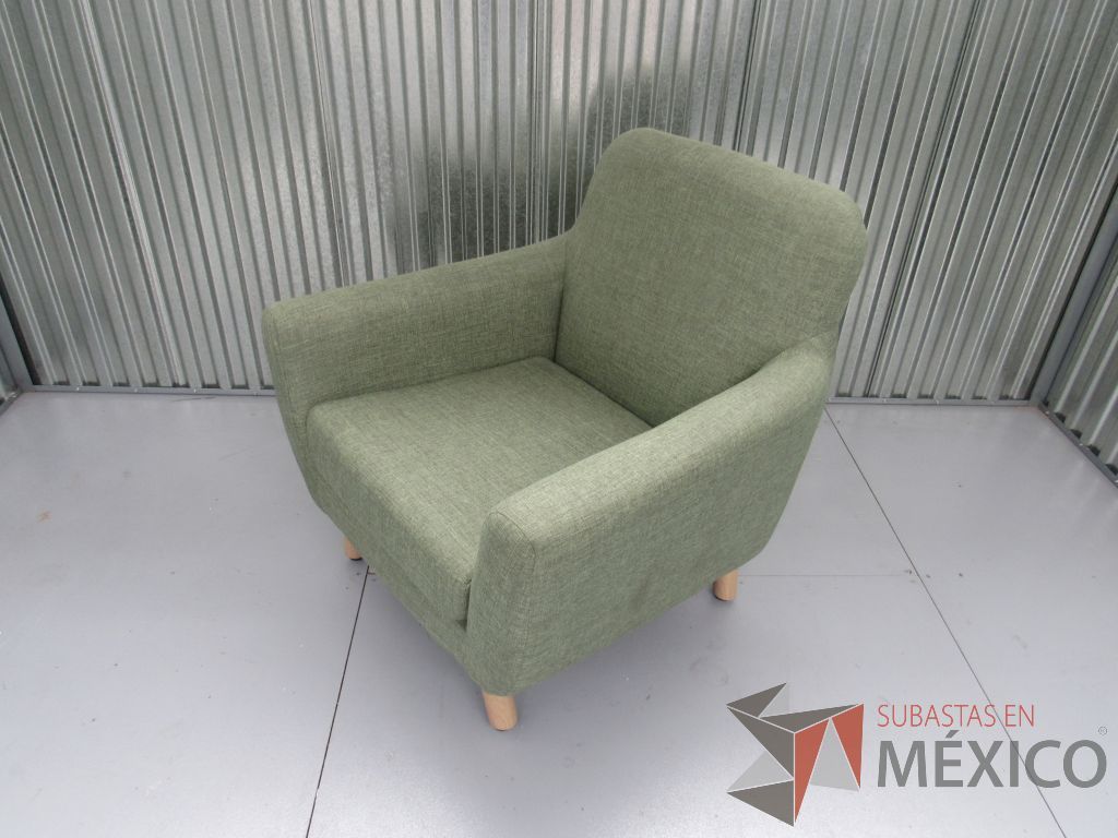 Lote 022 -Sillón de visita en tela color verde con patas de madera - Imagen 9