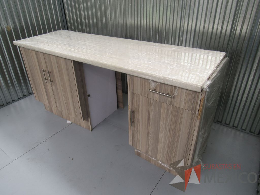 Lote 029 -Barra tipo madera con gabinete de dos puertas y gabinete de una puerta con un cajón - Imagen 3