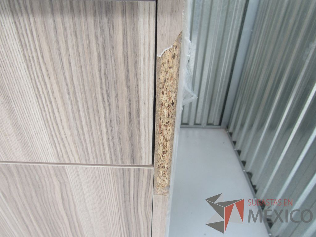 Lote 029 -Barra tipo madera con gabinete de dos puertas y gabinete de una puerta con un cajón - Imagen 4
