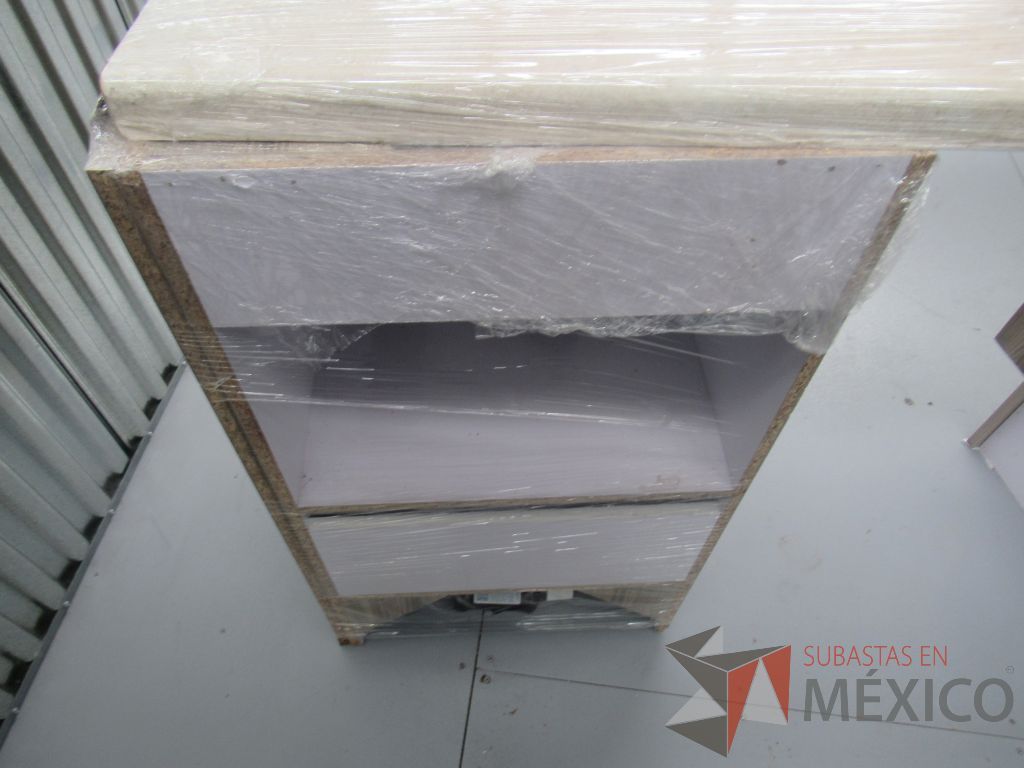 Lote 029 -Barra tipo madera con gabinete de dos puertas y gabinete de una puerta con un cajón - Imagen 11
