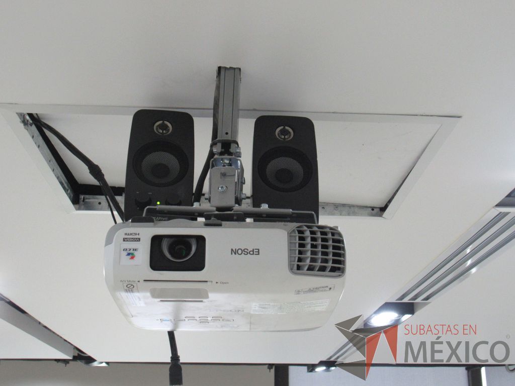 Lote 477 - Proyector Epson Powerlite 955