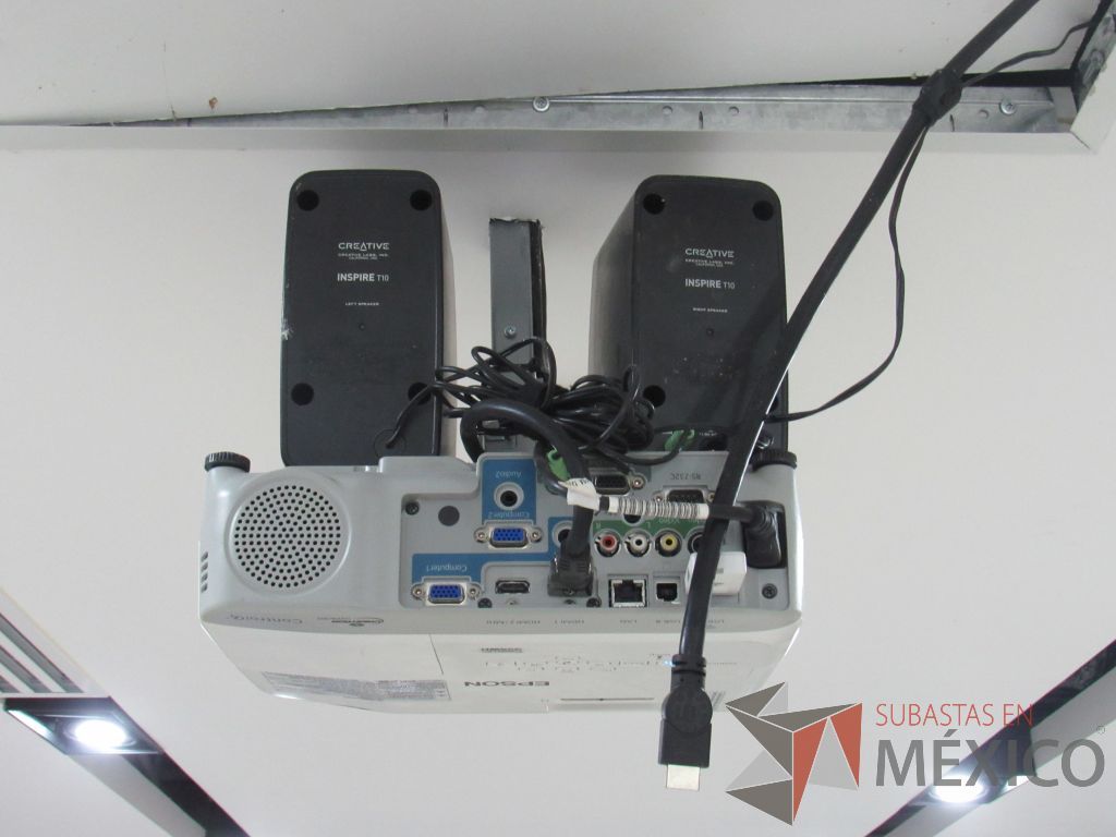 Lote 477 - Proyector Epson Powerlite 955 - Imagen 3