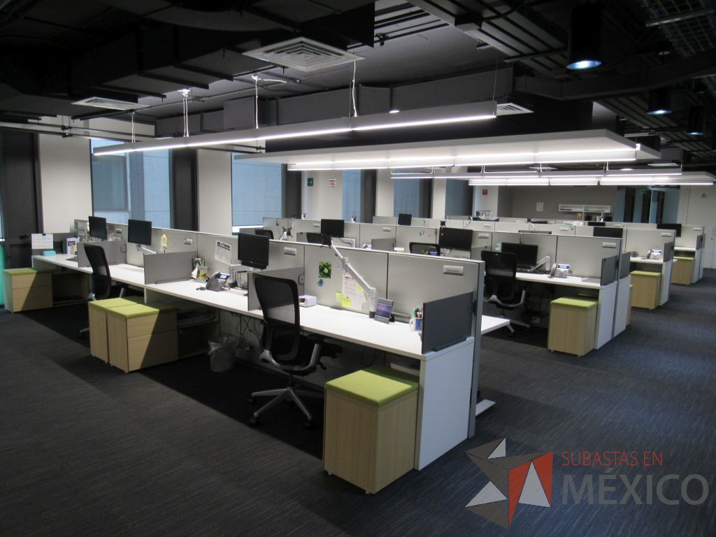 Lote 103 - Estación de trabajo para 7 personas de mampara media con 6 credenzas de 2 cajones y 1 entrepaño - Imagen 8