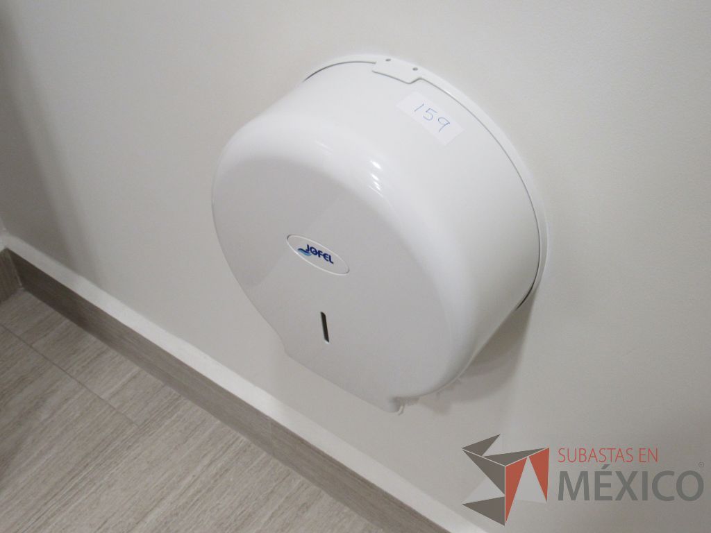 Lote 435 - 2 juegos de Mobiliario para baño ( Gabinete con lavabo, Espejo, Sanitario, Despachadores de papel) - Imagen 7